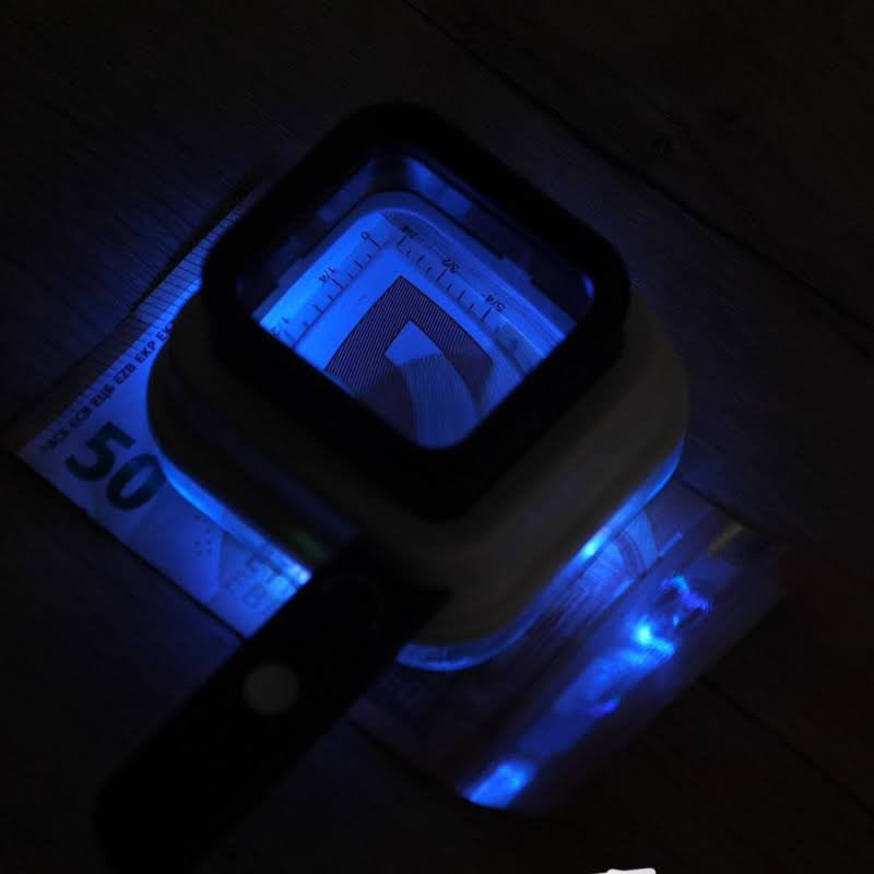 Genius Ideas Összecsukható nagyító Led-del