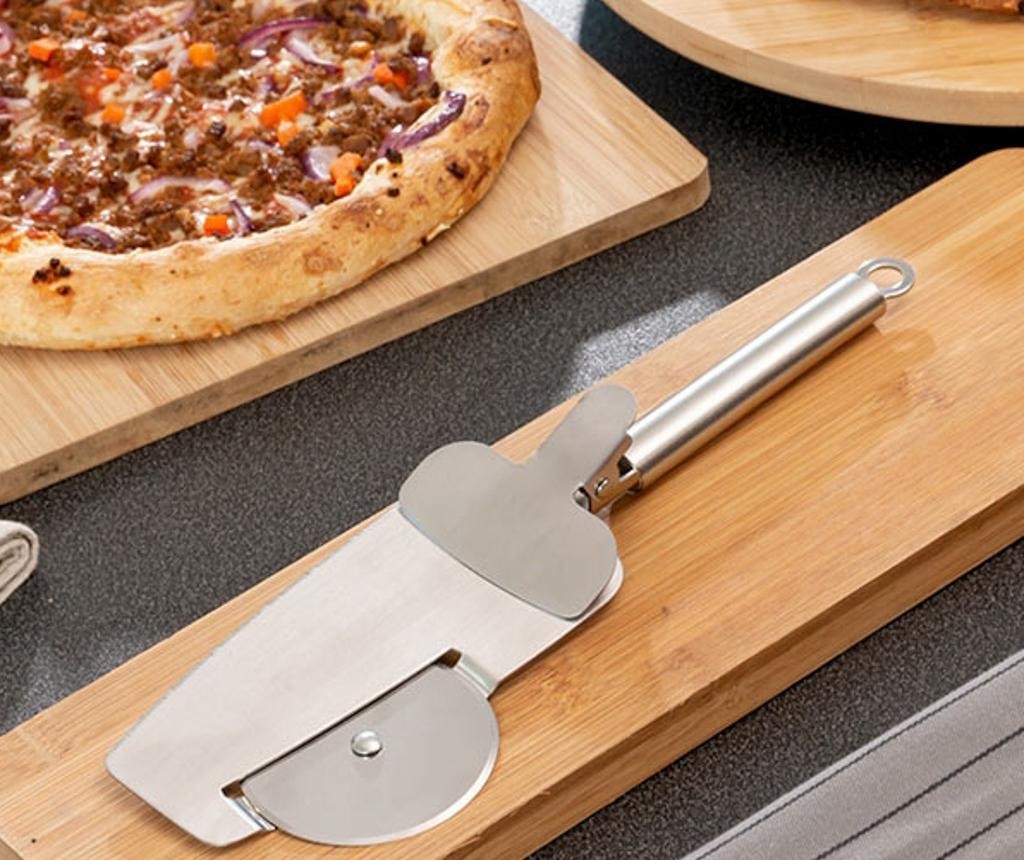 Pizzaszeletelő