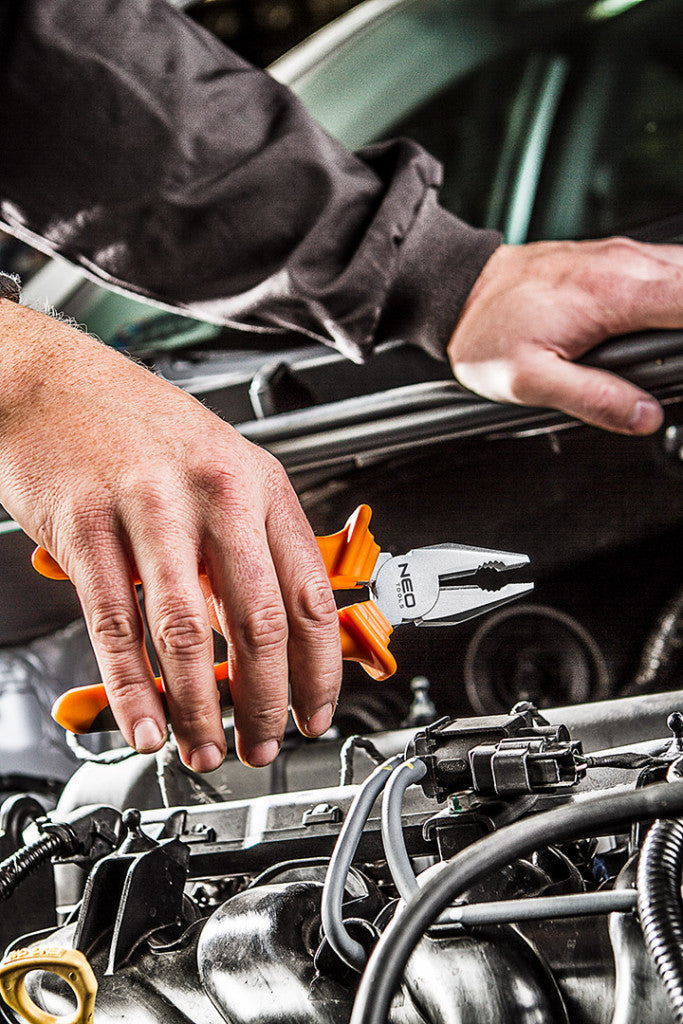 NEO TOOLS KOMBINÁLT FOGÓ 180MM 25 év garanciával 01-011