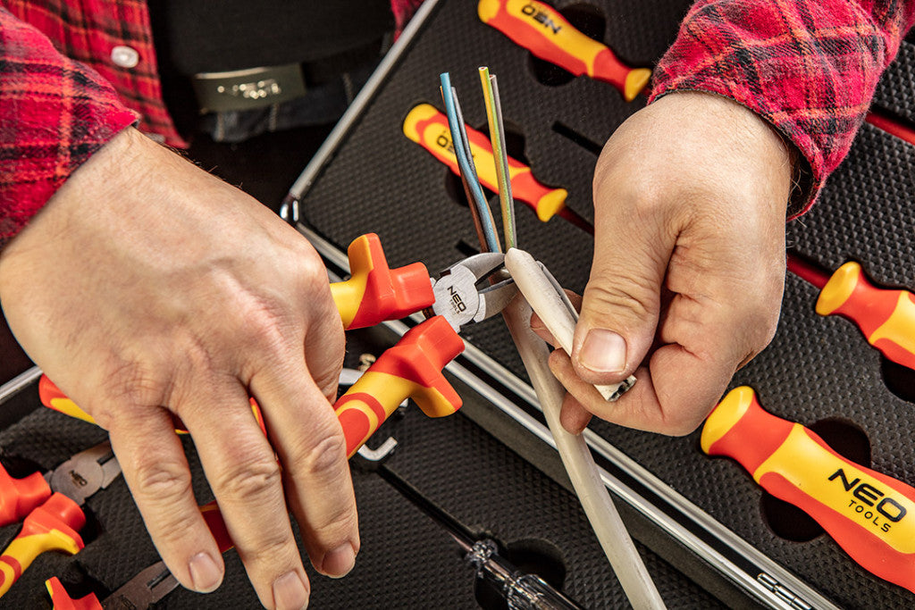 NEO TOOLS Szerszámkészlet 1000V, szigetelt 13db 25 év garanciával 01-234