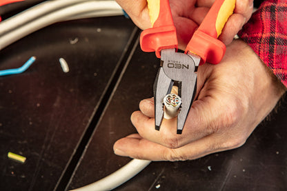 NEO TOOLS Kombinált fogó 160mm 1000V, szigetelt 25 év garanciával 01-240