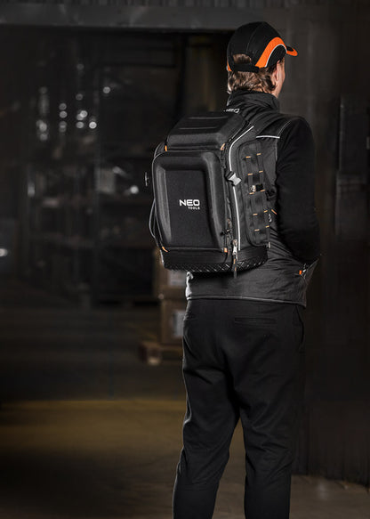 NEO TOOLS Szerszámkészlet villanyszerelőknek,31 részes, hátizsákkal 01-313