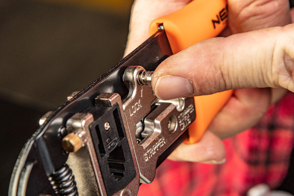 NEO TOOLS Krimpelő-, kábelsarufogó 4P 6P 8P 25 év garanciával 01-501