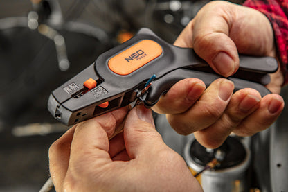 NEO TOOLS Kábelcsupaszító fogó 195mm, autómata 01-519