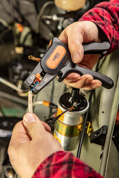 NEO TOOLS Kábelcsupaszító fogó 195mm, autómata 01-519