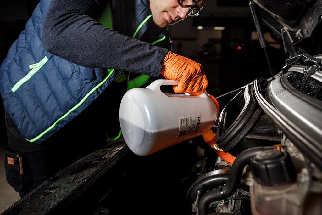 NEO TOOLS Olaj és hűtőfolyadék beöntő kanna, Flexi csővel, 3l 10-803