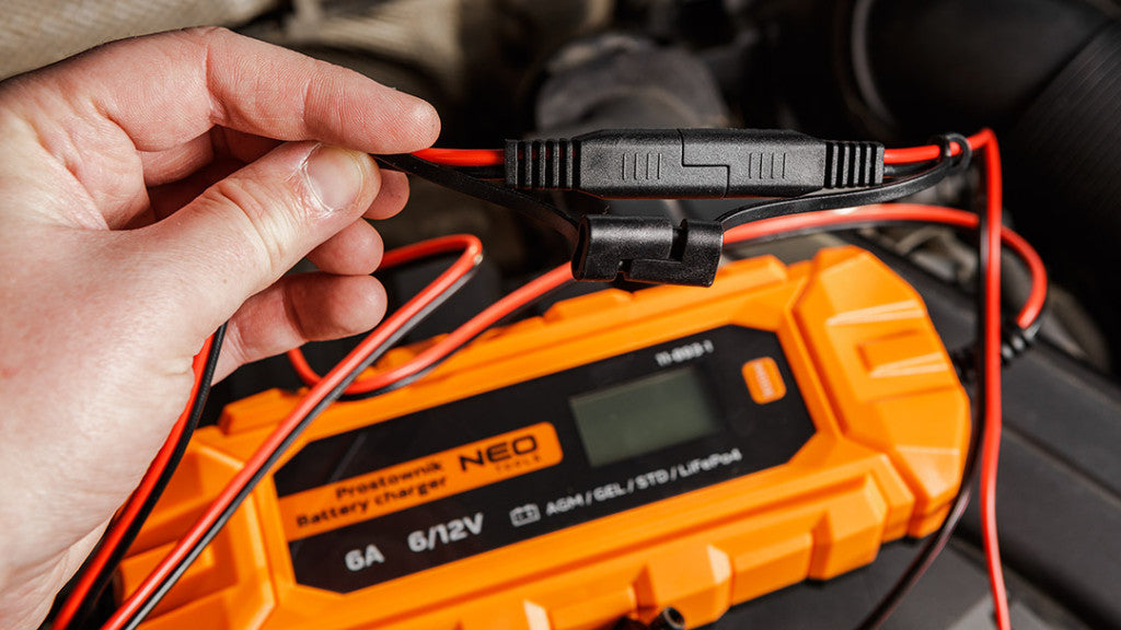 NEO TOOLS Automatikus akkumulátortöltő 6A/100W, 3-150Ah, savas / AGM / GEL akkumulátorokhoz 2 év garanciával 11-892-1