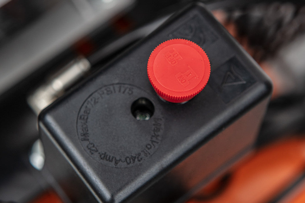 NEO TOOLS Kompresszor, olajkenésű 230V 100L 2 év garanciával 12K030