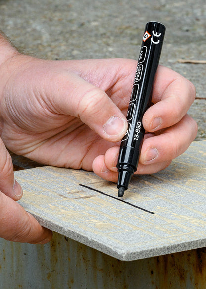 NEO TOOLS 4db jelölőfilc, lakkfilc, vízálló festékkel, alu festéktartály házzal, fekete, vastag hegyű 13-850