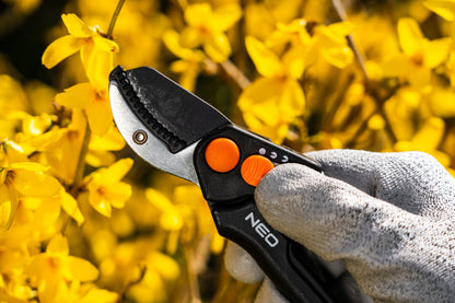 NEO TOOLS Metszőolló, rávágó, max.15mm, teflon bevonat, állítható pengenyílás, 185mm 15-201