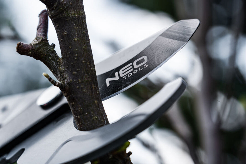 NEO TOOLS Ágvágó, mellévágó, áttételes, teleszkópos 665-965mm, vágókap.: 42mm, alu nyél, teflon, 40% plusz erőátvitel 15-253