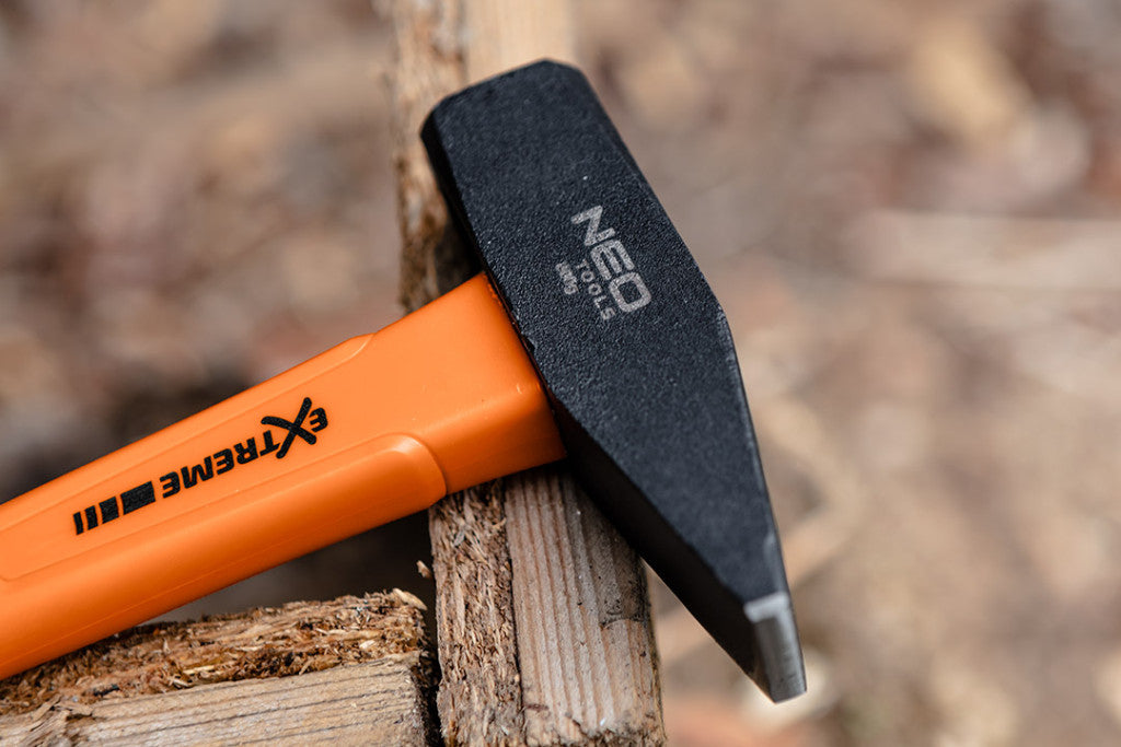 NEO TOOLS Általános kalapács 500g, üvegszál nyél, kétkomponensű markolat 25-145