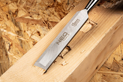 NEO TOOLS Favéső 18mm, CRV, 2-komponensű markolat 37-918