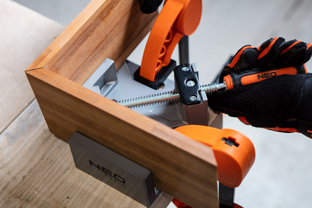 NEO TOOLS SAROKSZORÍTÓ 70mm 45-490