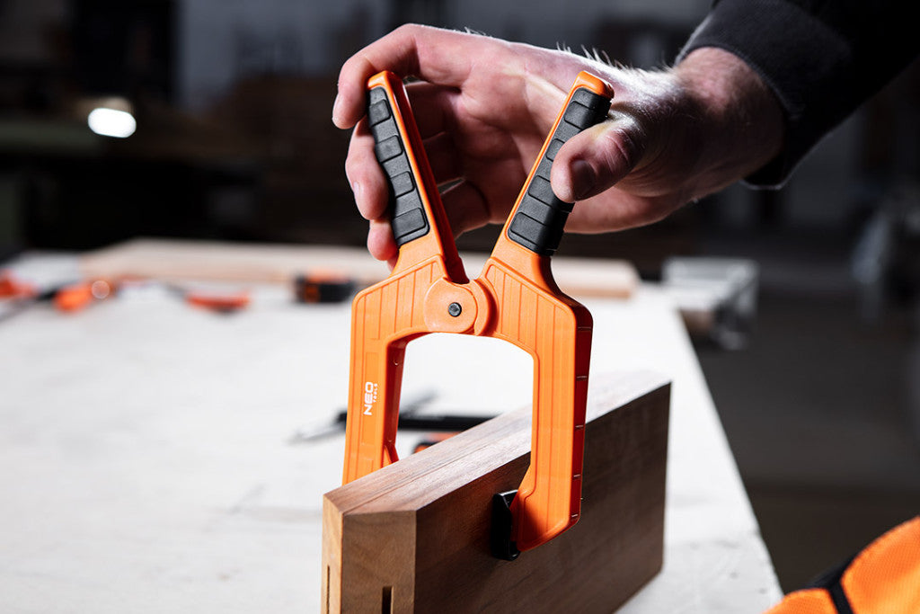 NEO TOOLS Rugós szorítócsipesz, extra erős, 4"/100mm 45-523