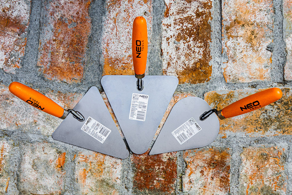 NEO TOOLS Kőműveskanál, háromszög, 200mm, fa markolat 50-102