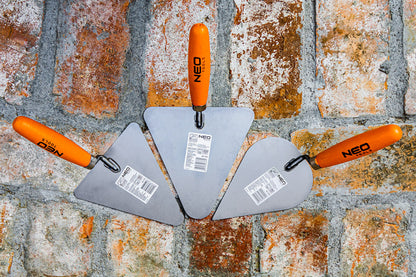 NEO TOOLS Kőműveskanál, háromszög, 200mm, fa markolat 50-102