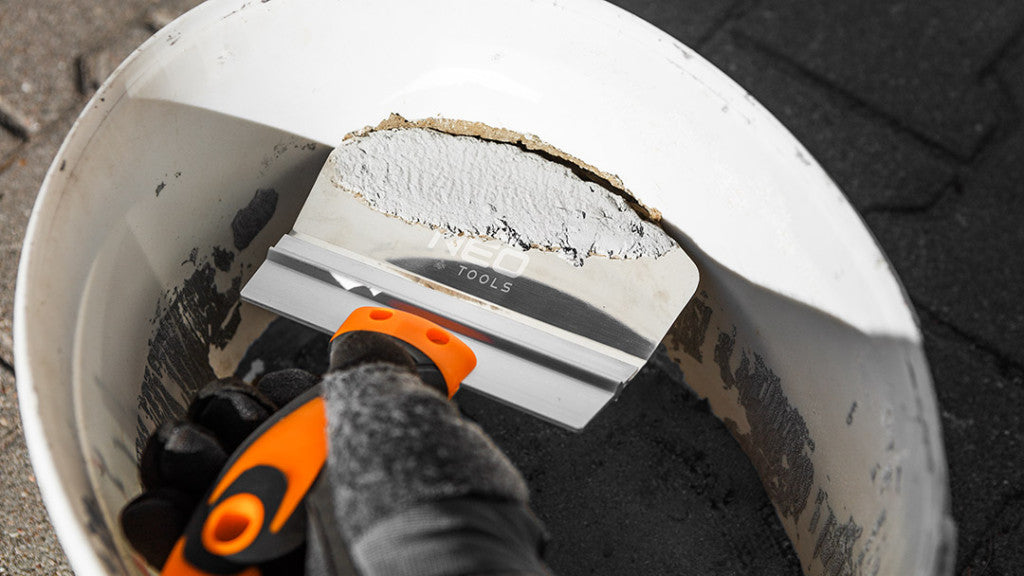 NEO TOOLS Glett kiszedő spakli, vödörspakli, ívelt 160mm 50-361