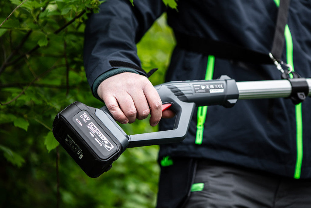 GRAPHITE Akkus magassági láncfűrész és sövényvágó 2az1-ben Energy+, 18V, akku nélkül!!! 3 év garanciával 58G098