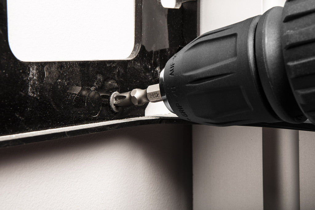 GRAPHITE Elektromos fúró-csavarozó gép, 230V/300W, 10mm-es gyorstokmány, kofferben 3 év garanciával 58G793