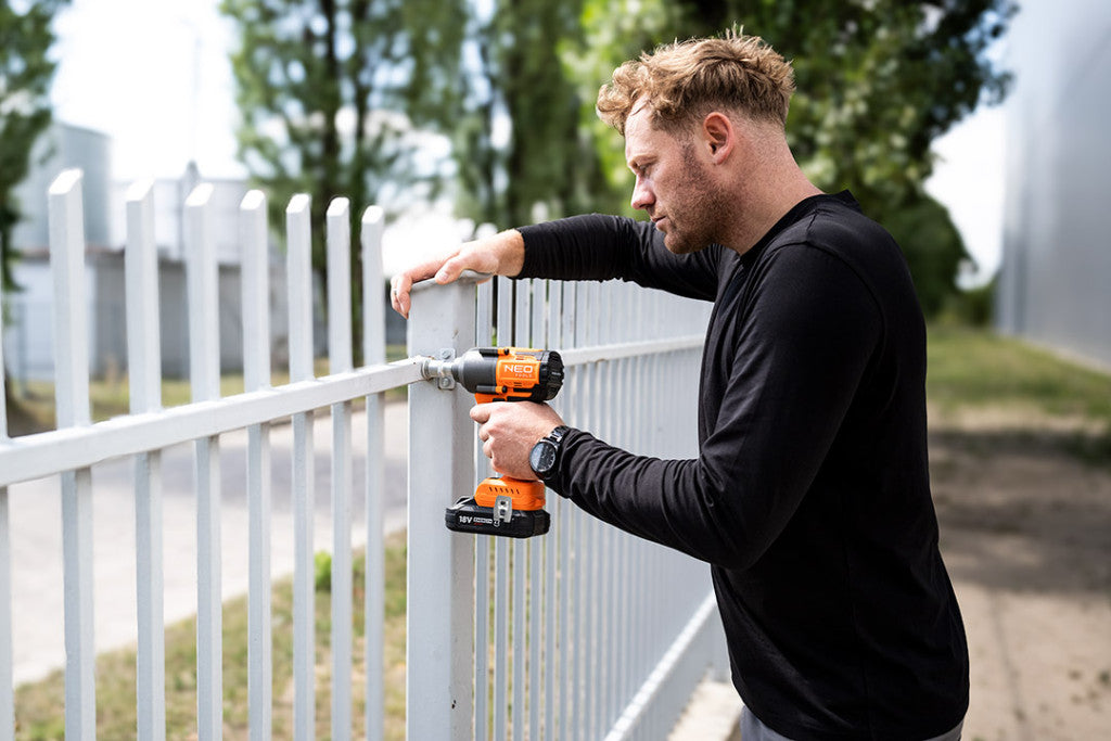 NEO TOOLS Akkus szénkefementes ütvecsavarozó, 1/2" (négyszög) Energy+, 18V, 850Nm, akku nélkül 3 év garanciával 04-608