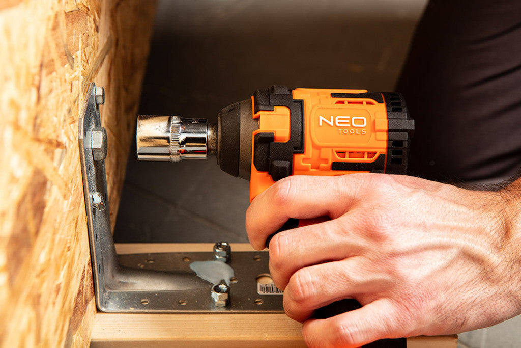 NEO TOOLS Akkus szénkefementes ütvecsavarozó 1/2"(négyszög), Energy+, 18V, Kompakt méret, 350NM akku nélkül! 3 év garanciával 04-613