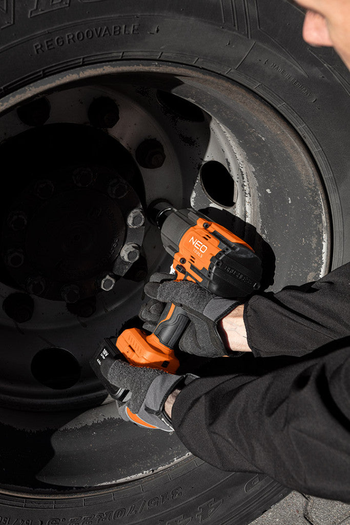 NEO TOOLS Akkus szénkefementes ütvecsavarozó 1/2"(négyszög), Energy+, 18V, 1100NM akku nélkül!!! 3 év garanciával 04-618