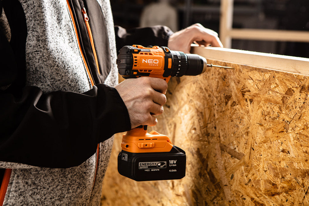 NEO TOOLS Akkus szénkefementes fúró, csavarozó, ütvefúró, Energy+, 18V Kompakt méret, 13mm fém tokmány, akku nélkül 3 év garanciával 04-619