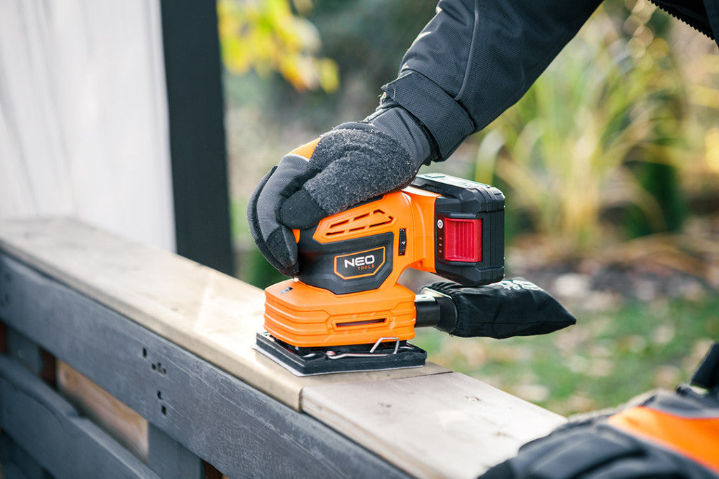 NEO TOOLS Akkus szénkefementes rezgőcsiszoló, Energy+, 18V, 3 cserélhető talppal, akku nélkül 3 év garanciával 04-623