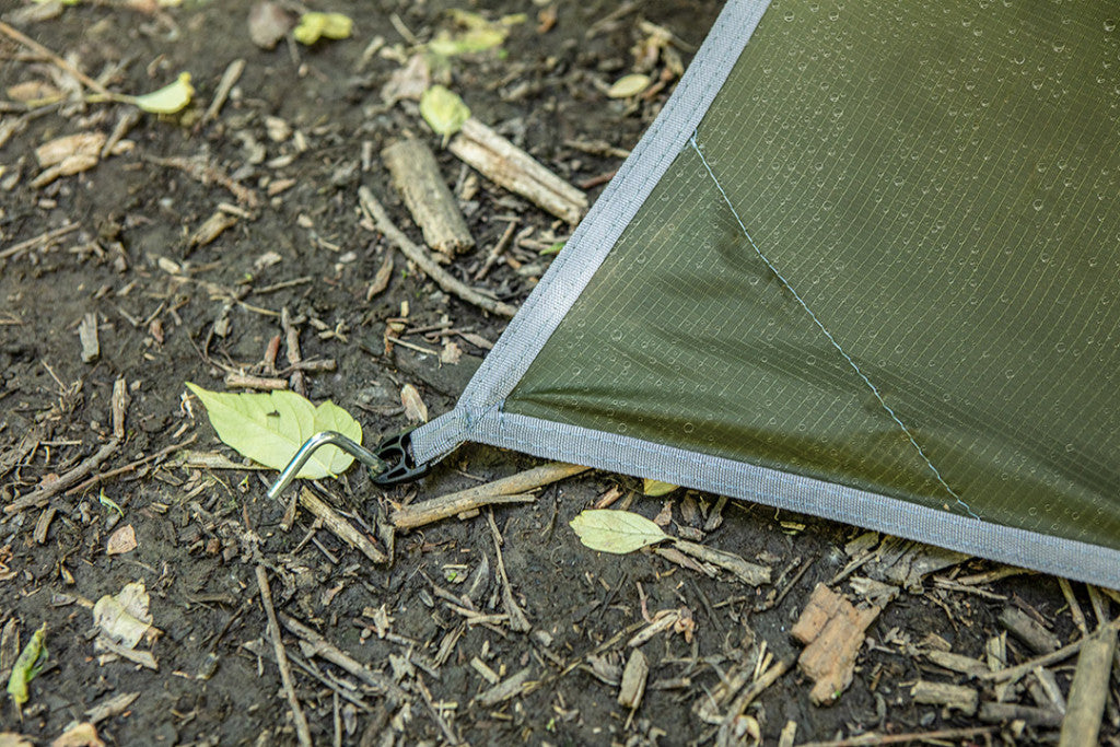 NEO TOOLS TÚLÉLŐ KEMPING PONYVA, VíZÁLLÓ, 360X290CM, 210T/2000PU ANYAG, HORGOK, KÖTELEK, 2 SZÁLLíTÓZSÁK 63-180