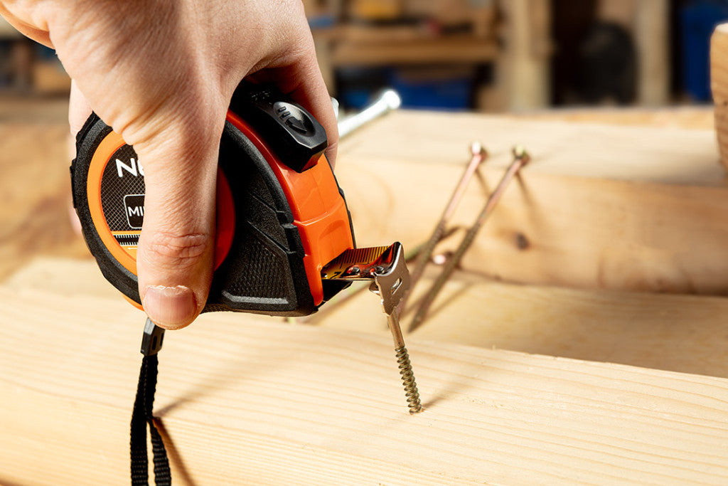 NEO TOOLS Mérőszalag 10 m/25 mm, acél, autostop + rögzítő 67-225