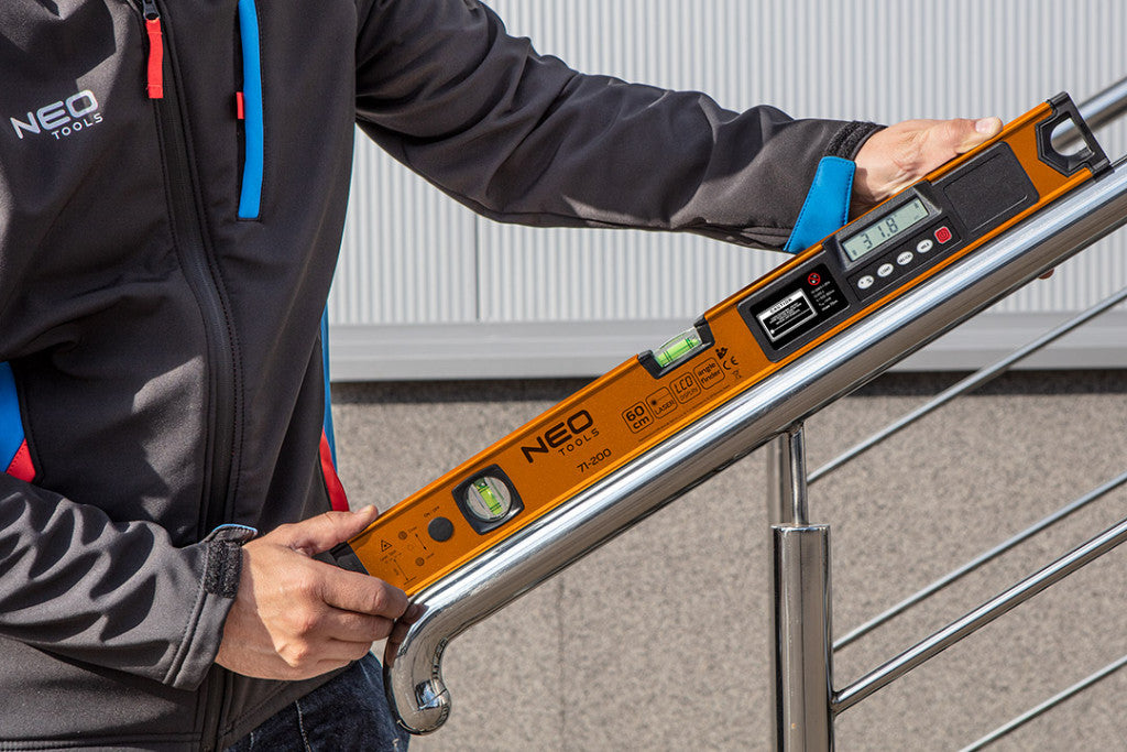 NEO TOOLS Digitális vízmérték, szögmérővel és lézer irányzékkal, 2 libellás, 60cm 71-200