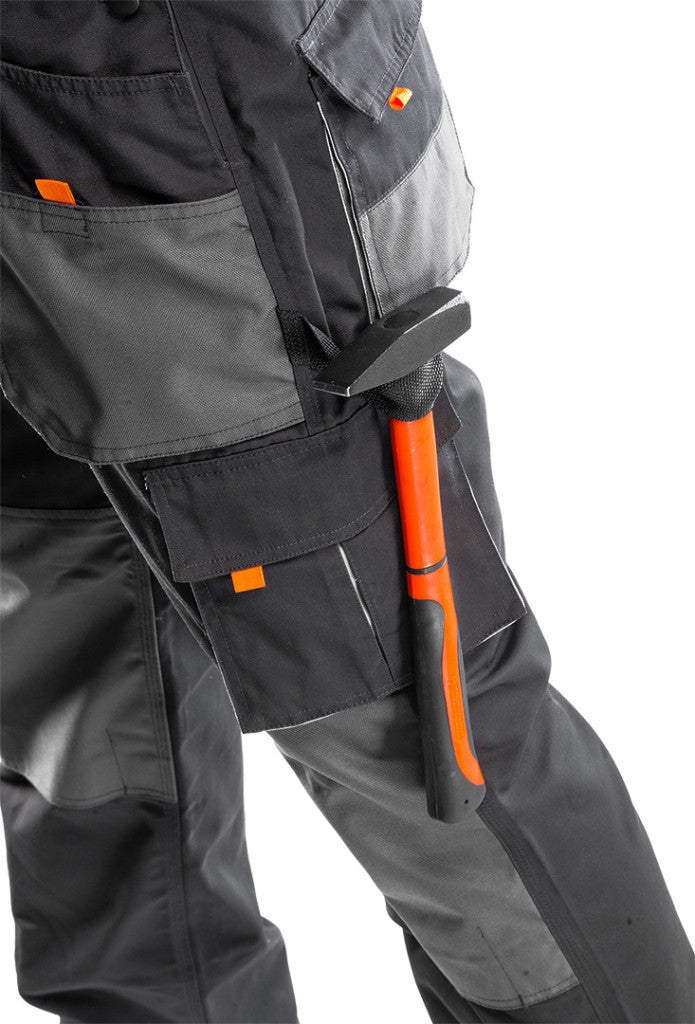 NEO TOOLS Kantáros Munkásnadrág, HD, L/52 65% poliészter, 35% pamut, 267g/m2, térdprotektor zseb, fényvisszaverő, L 81-240-L
