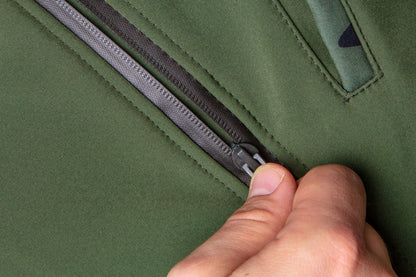 NEO TOOLS Terepmintás, softshell Munkavédelmi kabát, víz- és szélálló, kapucnis, CAMO, vízáll.:5000mm, légáter.:3000g/m2/24h, L 81-553-L