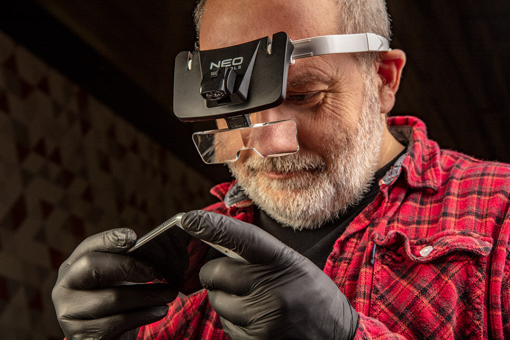 NEO TOOLS Fejpántos nagyító, 5 lencsével, LED-es világítással 06-130