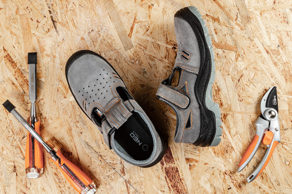 NEO TOOLS Munkavédelmi szandál, velúrbőr, S1 SRC, 39 82-080-39