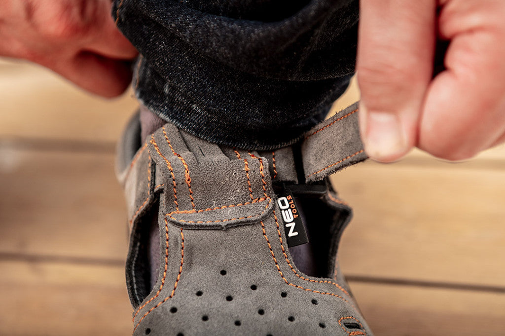 NEO TOOLS Munkavédelmi szandál, velúrbőr, S1 SRC, 47 82-080-47