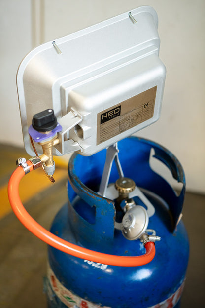 NEO TOOLS Gázos hősugárzó, palackra szerelhető, kerámia betétes, 2800/4600W 2 év garanciával 90-119