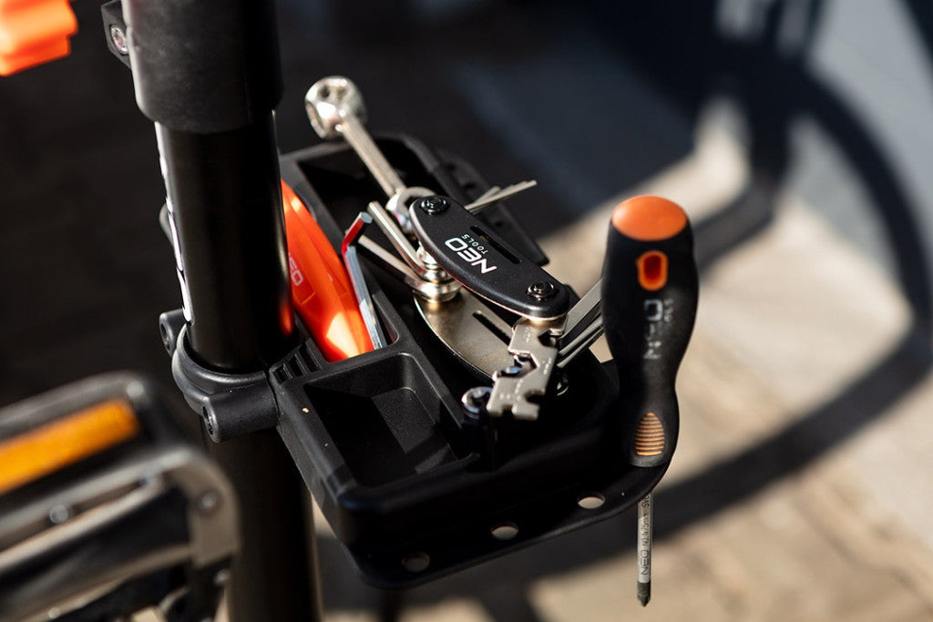 NEO TOOLS Kerékpárszerelő állvány, max 30kg 91-014
