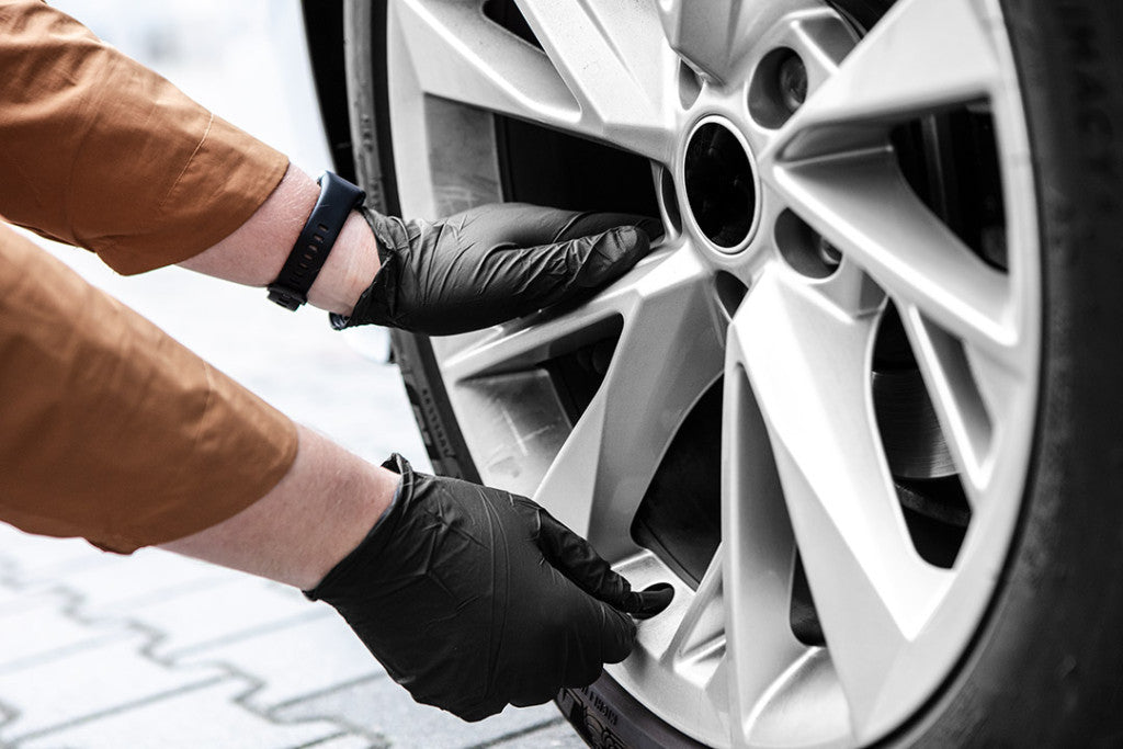 NEO TOOLS Munkakesztyű, perforált nitril, fekete, 100db, XL 97-691-XL