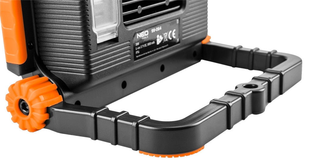 NEO TOOLS Akkus reflektor, talpas, 3000lum, SMD led 99-064