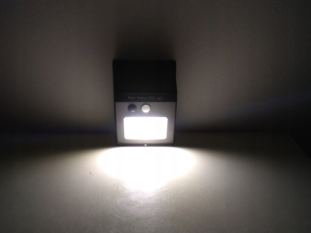 Napelemes kültéri led fali lámpa cob mozgásérzékelővel vízálló 350 lumen