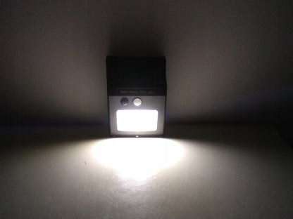 Napelemes kültéri led fali lámpa cob mozgásérzékelővel vízálló 350 lumen